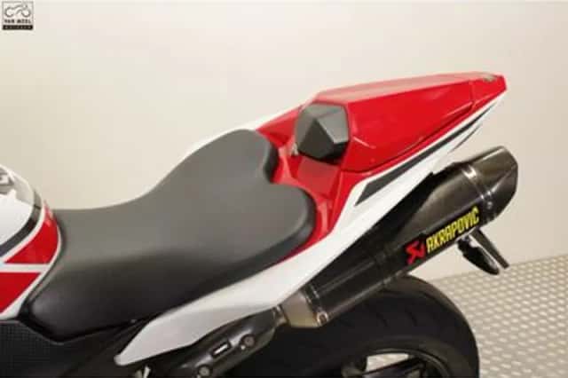 Yamaha YZF-R1 (2012) thumbnail 5
