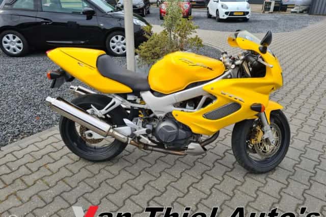 Honda VTR 1000 F Firestorm (1997) thumbnail 3