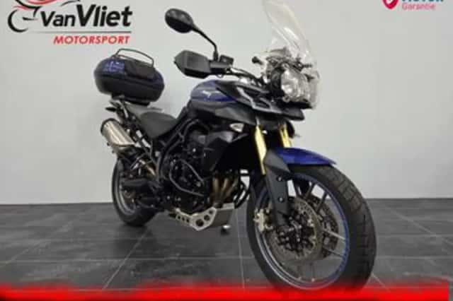 Triumph Tiger 800 (2012) thumbnail 1