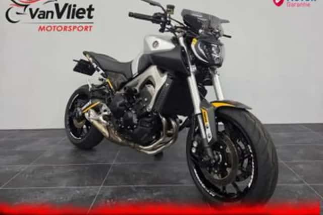 Yamaha MT-09 (2014) thumbnail 1