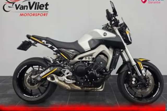 Yamaha MT-09 (2014) thumbnail 6