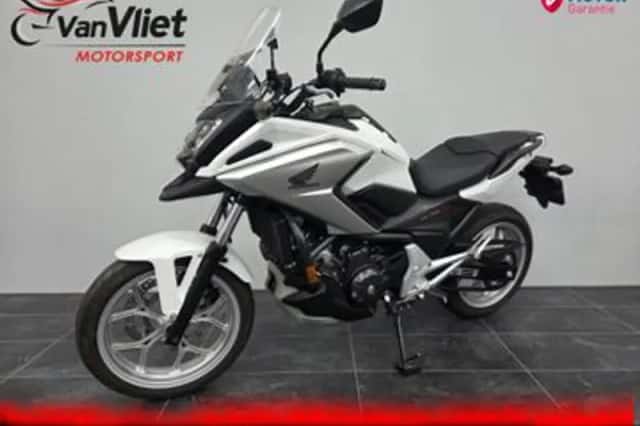 Honda NC750X (2016) thumbnail 2