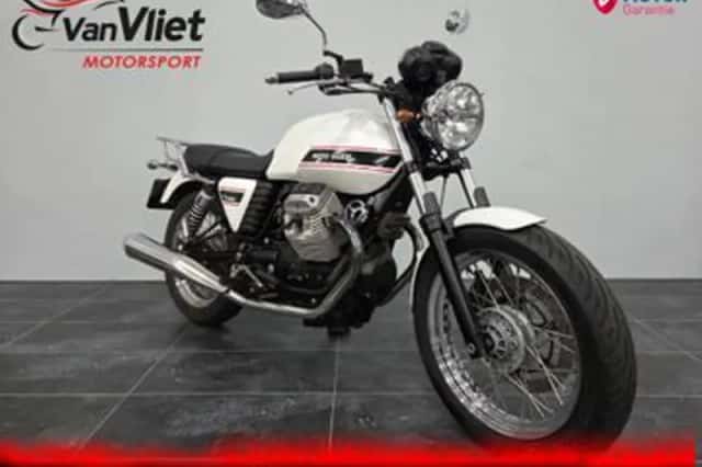 Moto Guzzi V7 (2011) thumbnail 1