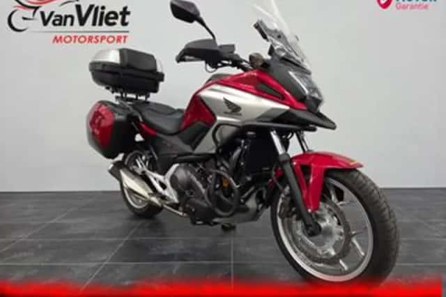 Honda NC750X (2016) thumbnail 1