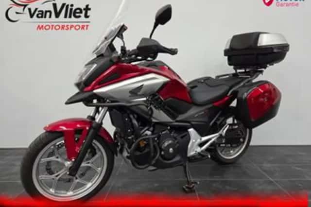 Honda NC750X (2016) thumbnail 2