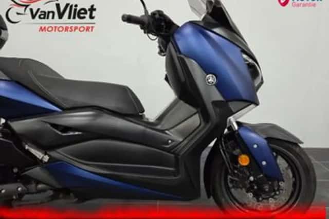 Yamaha XMAX 400 (2019) thumbnail 3