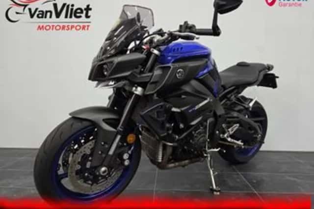 Yamaha MT-10 (2016) thumbnail 2
