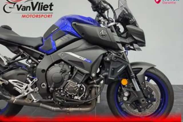 Yamaha MT-10 (2016) thumbnail 3