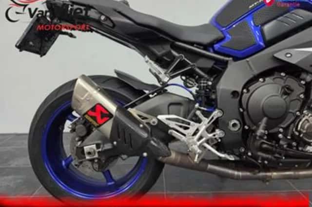 Yamaha MT-10 (2016) thumbnail 4