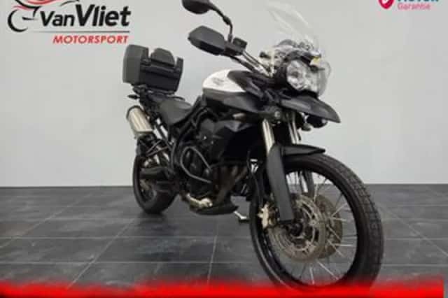 Triumph Tiger 800 (2012) thumbnail 1