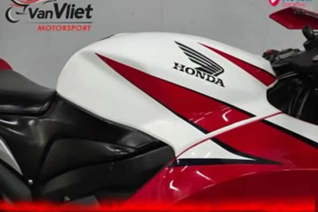 Honda CBR600RR (2009) thumbnail 5