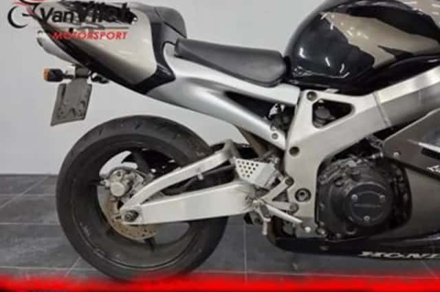 Honda CBR 900 RR Fireblade (1999) thumbnail 4