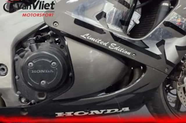 Honda CBR 900 RR Fireblade (1999) thumbnail 6