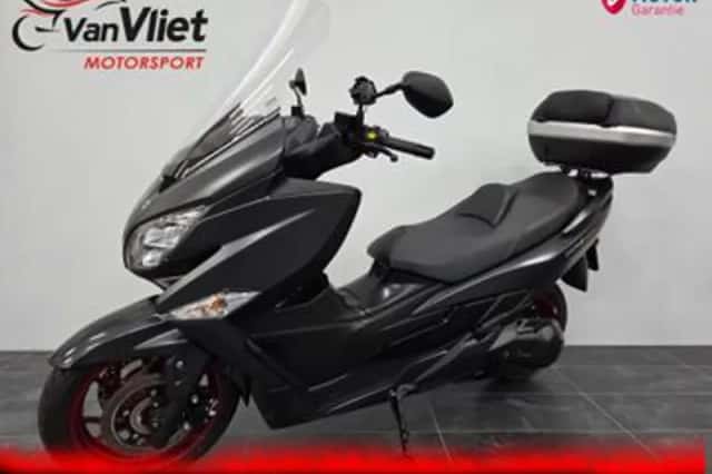 Suzuki Burgman 400 (2018) thumbnail 2