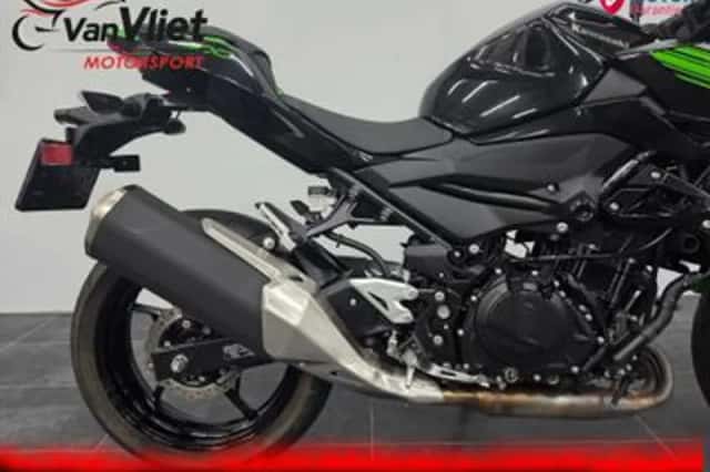 Kawasaki Z400 (2020) thumbnail 4