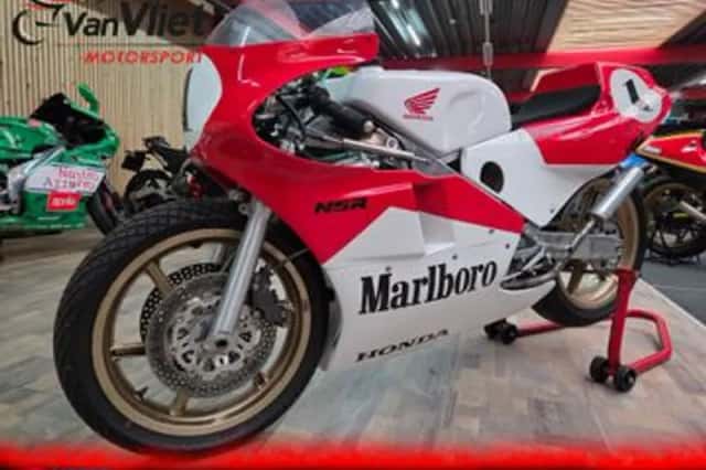 Honda NSR 250 R (1988) thumbnail 5