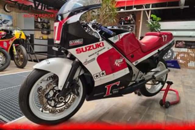 Suzuki RG 250 (1987) thumbnail 1