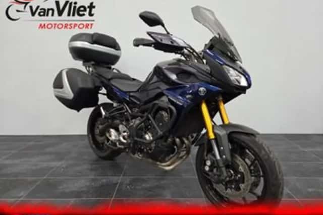 Yamaha Tracer 900 (2016) thumbnail 1