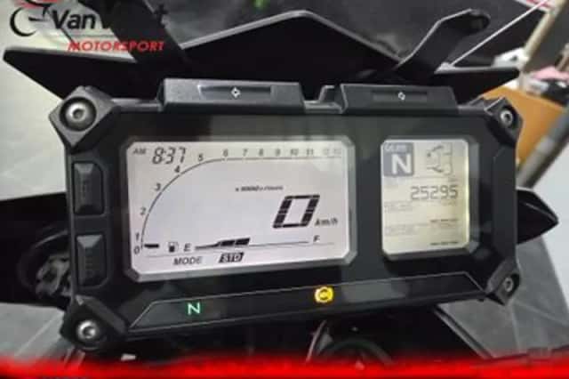 Yamaha Tracer 900 (2015) thumbnail 3