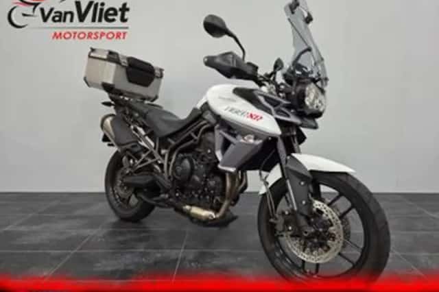Triumph Tiger 800 XRX (2015) thumbnail 1