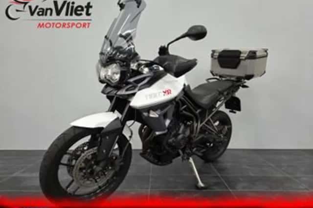 Triumph Tiger 800 XRX (2015) thumbnail 2