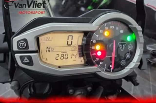 Triumph Tiger 800 XRX (2015) thumbnail 3
