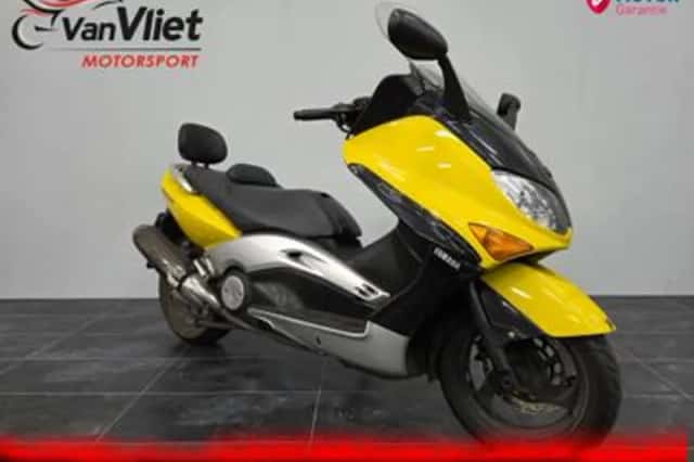 Yamaha TMAX (2001) thumbnail 1