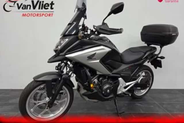 Honda NC750X (2018) thumbnail 2