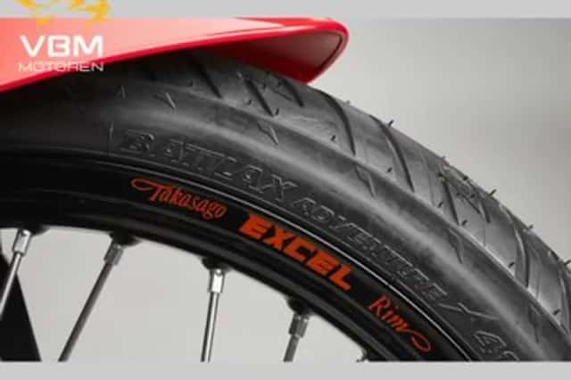MV Agusta Enduro Veloce (2025) thumbnail 6