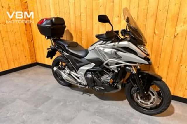 Honda NC750X (2024) thumbnail 2