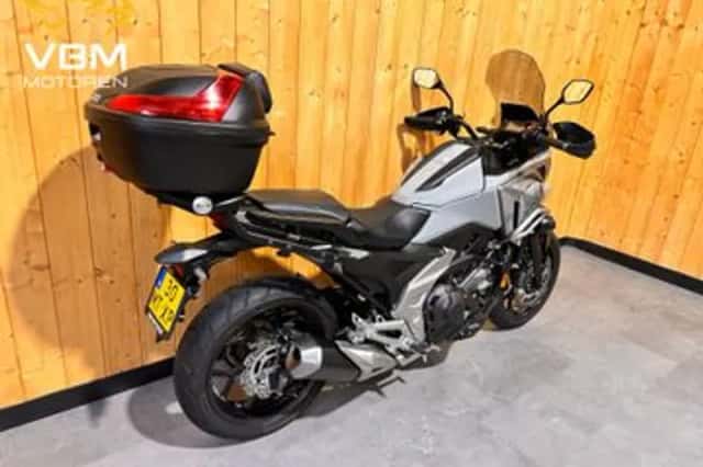 Honda NC750X (2024) thumbnail 3