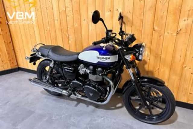 Triumph Bonneville (2015) thumbnail 2