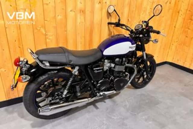 Triumph Bonneville (2015) thumbnail 3