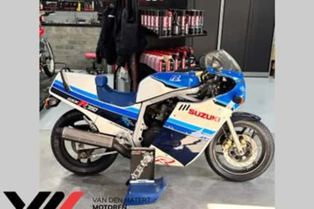 Suzuki GSX-R750 (1985) thumbnail 1
