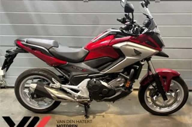 Honda NC750X (2017) thumbnail 1