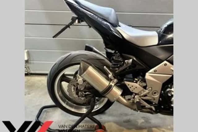Kawasaki Z1000 (2007) thumbnail 4