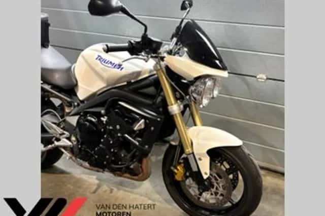Triumph Street Triple 675 (2010) thumbnail 2