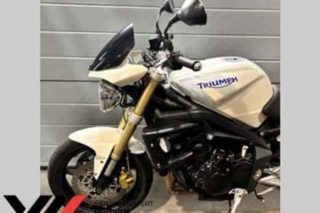 Triumph Street Triple 675 (2010) thumbnail 6