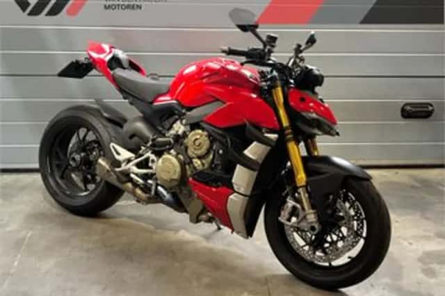 Ducati Streetfighter V4S (2022) thumbnail 2