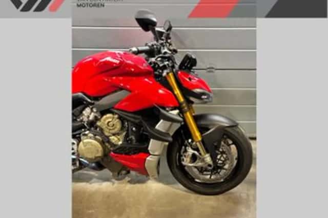 Ducati Streetfighter V4S (2022) thumbnail 3