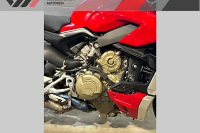 Ducati Streetfighter V4S (2022) thumbnail 5