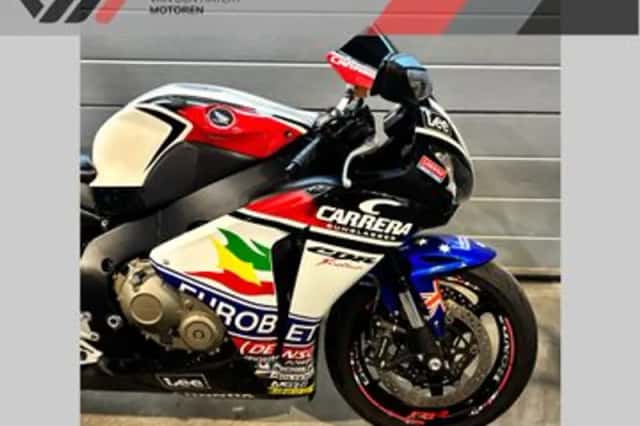 Honda CBR 1000 RR Fireblade (2009) thumbnail 2