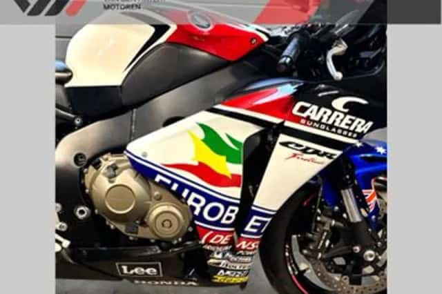 Honda CBR 1000 RR Fireblade (2009) thumbnail 3