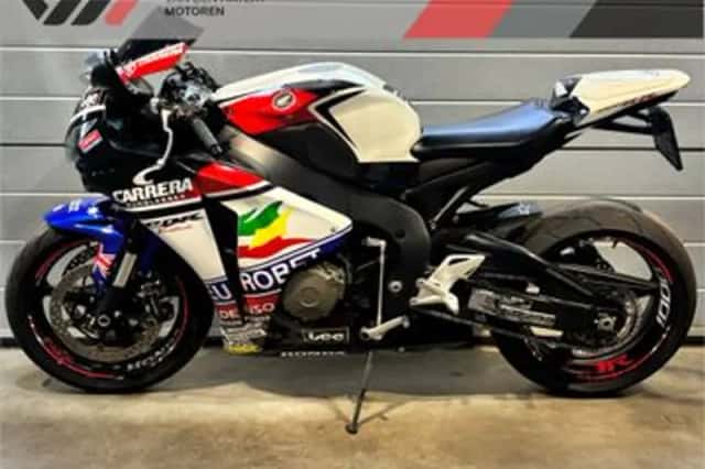 Honda CBR 1000 RR Fireblade (2009) thumbnail 5