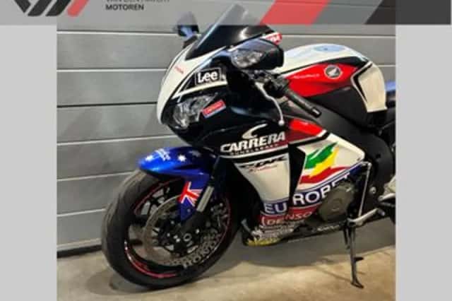Honda CBR 1000 RR Fireblade (2009) thumbnail 6