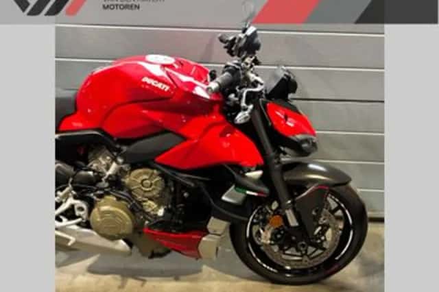 Ducati Streetfighter V4 (2020) thumbnail 3