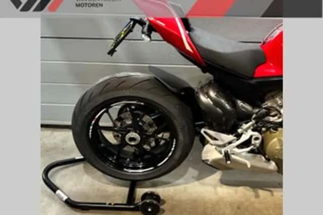 Ducati Streetfighter V4 (2020) thumbnail 4