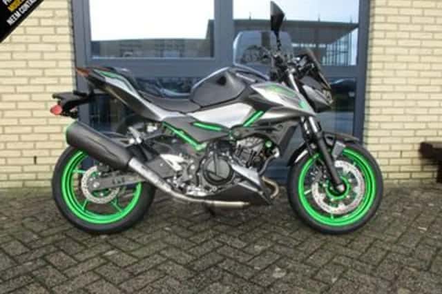 Kawasaki Z 500 SE (2025) thumbnail 1