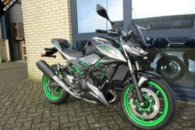 Kawasaki Z 500 SE (2025) thumbnail 2
