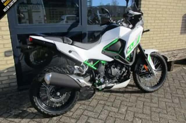 Kawasaki KLE500 SE (2026) thumbnail 3